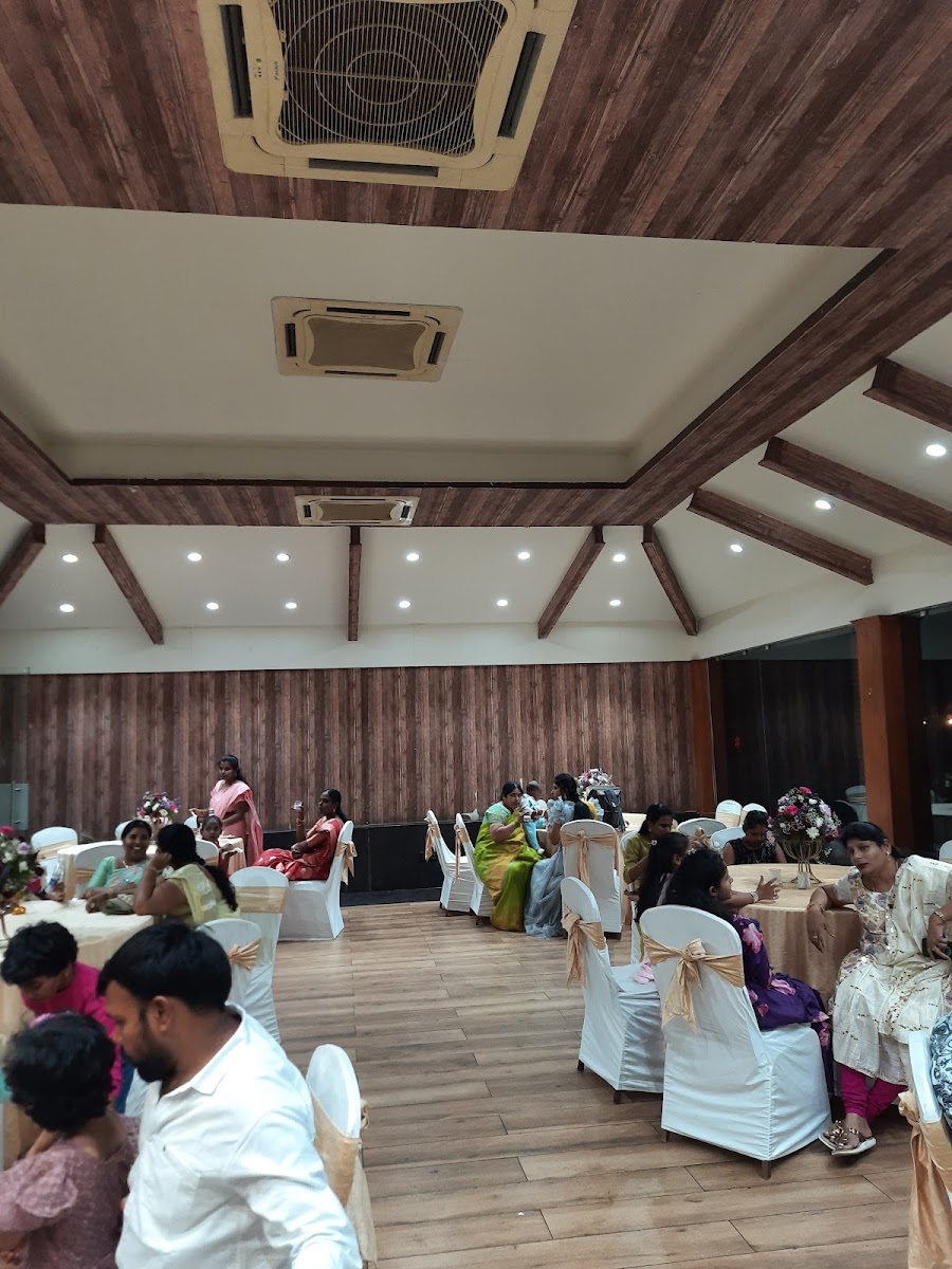 Glass House Banquet Hall — Banquet Hall in Khairatabad, Hyderabad (on-site parking, in-house decoration, bar service available, 250–350 guest capacity) — photo 3