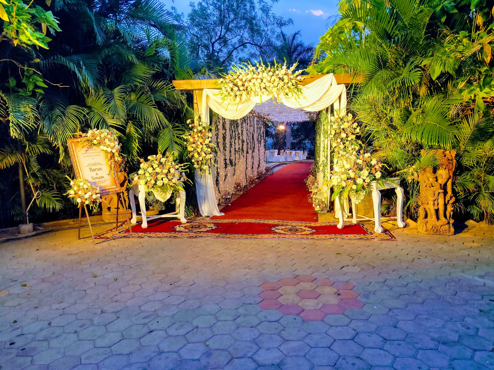 Glass House Banquet Hall — Banquet Hall in Khairatabad, Hyderabad (on-site parking, in-house decoration, bar service available, 250–350 guest capacity) — photo 4