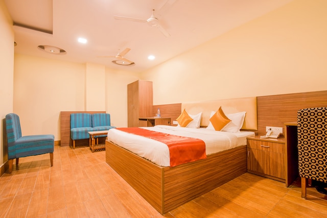 Hotel Nakshatra INN — Banquet Hall in Dilsukhnagar, Hyderabad (on-site parking, in-house decoration, outside catering allowed, bar service available) — photo 4