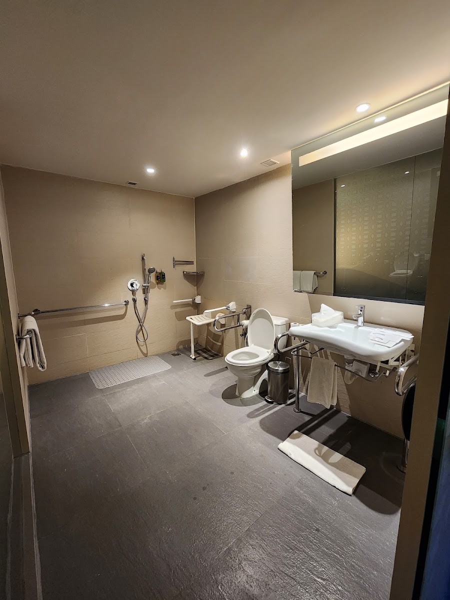 Fairfield by Marriott — Banquet Hall in Gachibowli, Hyderabad (on-site parking, in-house decoration, outside catering allowed, bar service available) — photo 4