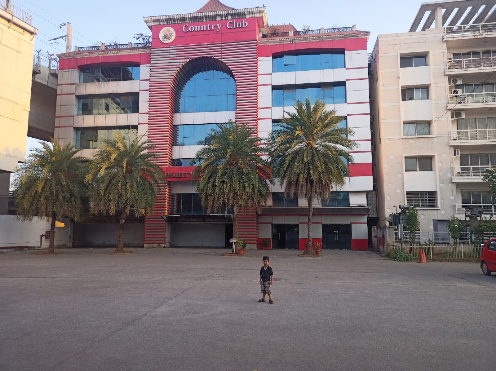 Country Club — Banquet Hall in Begumpet, Hyderabad (on-site parking, in-house decoration, DJ permitted, bar service available) — photo 2