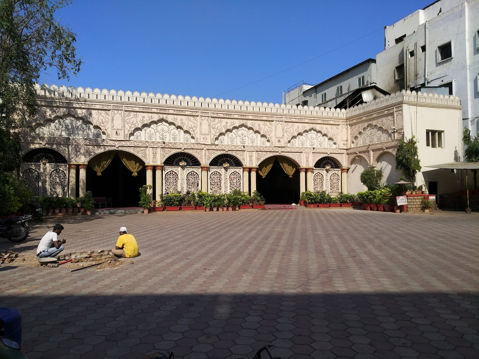 Simla Garden Function Hall — Banquet Hall in Malakpet, Hyderabad (on-site parking, in-house decoration, DJ permitted, bar service available) — photo 3