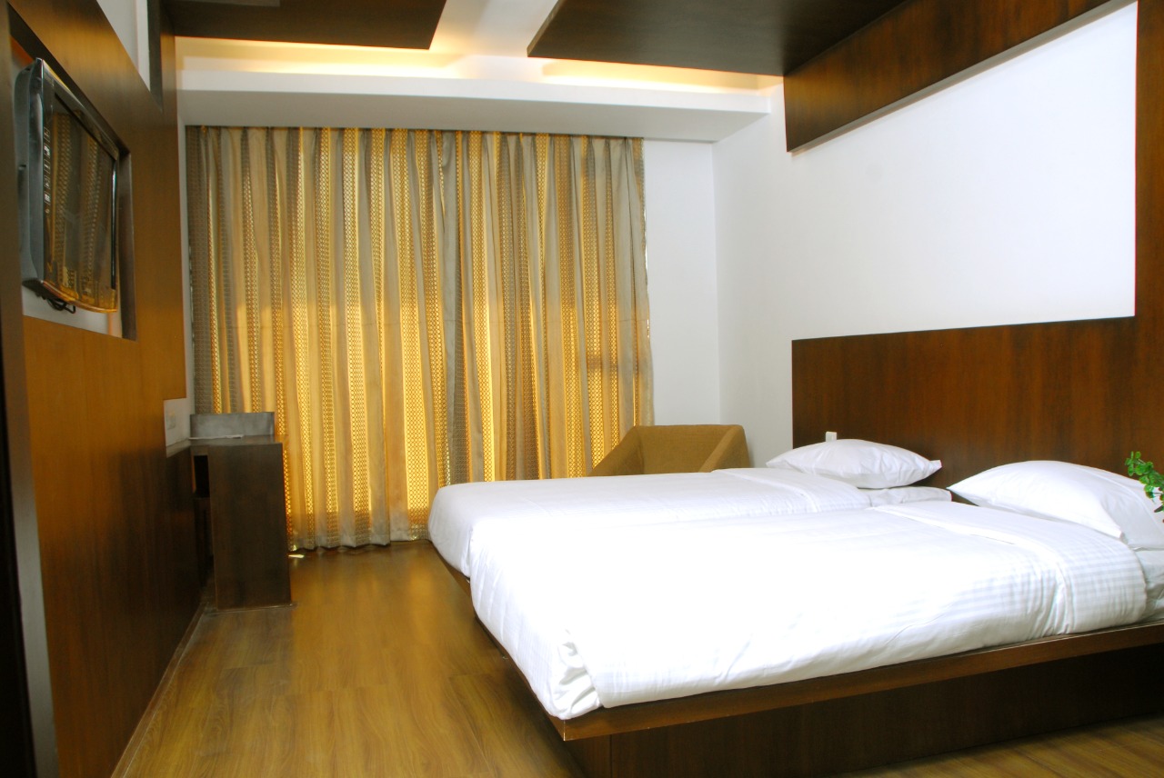 Honey Berg Resort — Resort in Medchal, Hyderabad (on-site parking, in-house decoration, DJ permitted, bar service available) — photo 2