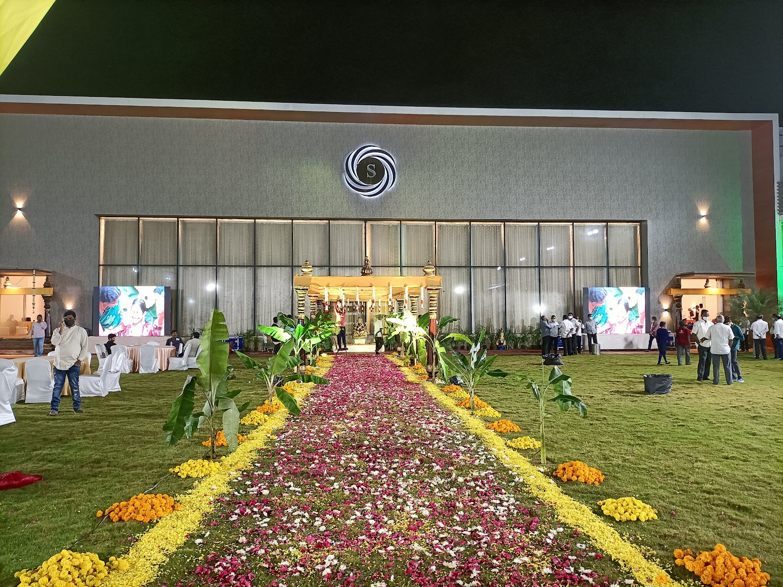 Sandhya Convention by Nimantran — Banquet Hall in Gachibowli, Hyderabad (on-site parking, in-house decoration, DJ permitted, bar service available) — photo 4