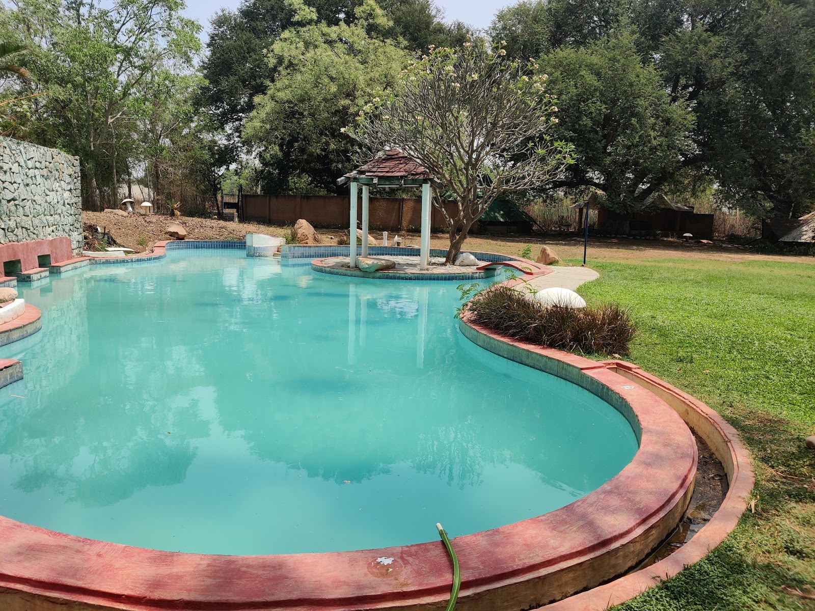 Jolly Woods Resorts — Banquet Hall in Moinabad, Hyderabad (on-site parking, in-house decoration, DJ permitted, bar service available) — photo 3