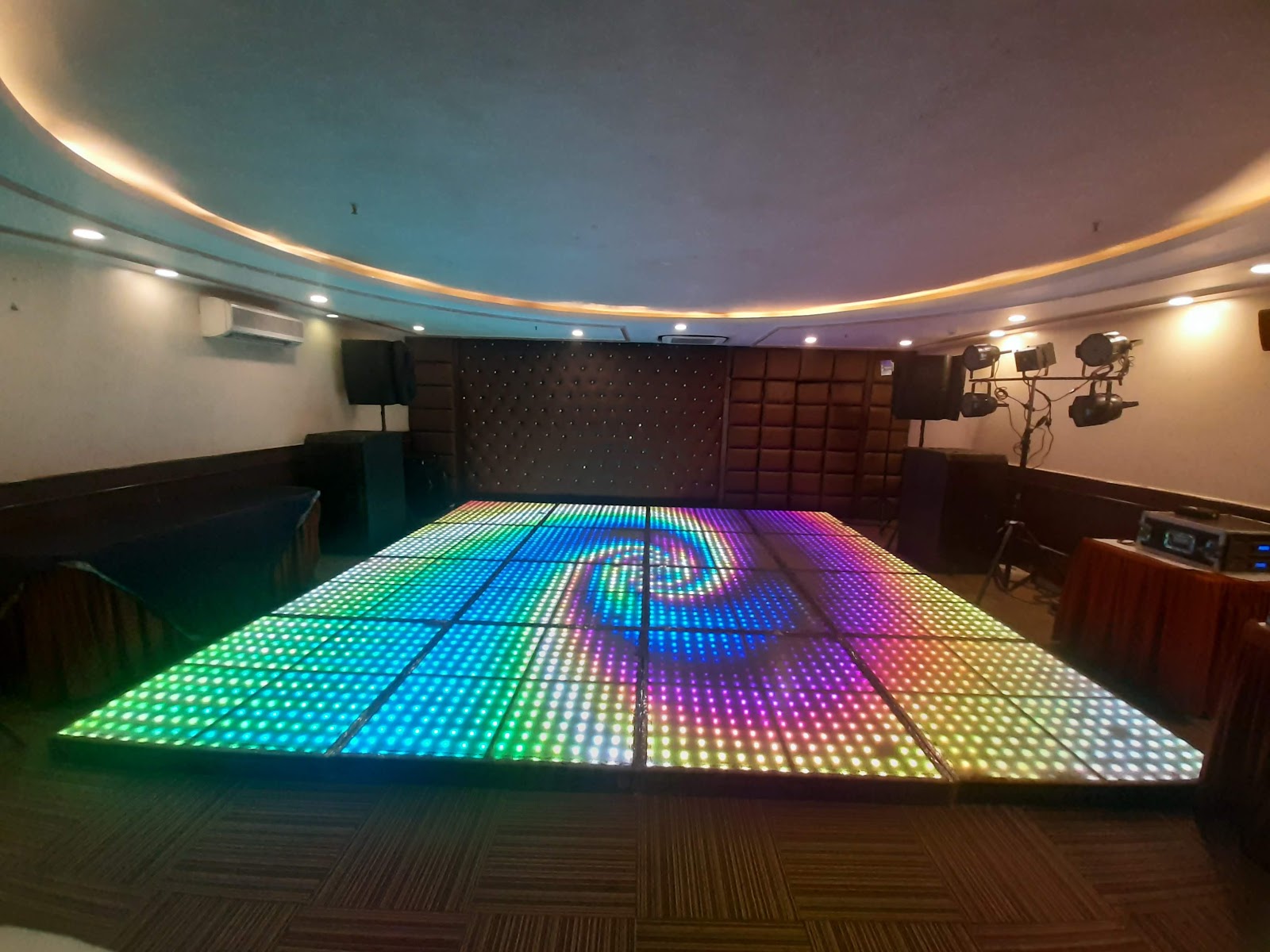 Royal Reve Hotel — Banquet Hall in Secunderabad, Hyderabad (on-site parking, in-house decoration, outside catering allowed, DJ permitted) — photo 3