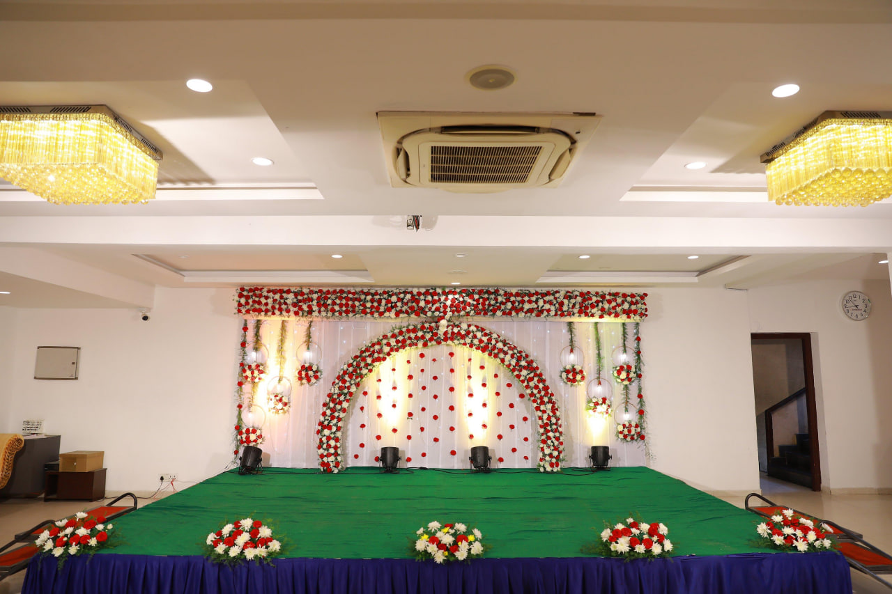 NVR Hotels & Banquets — Banquet Hall in Secunderabad, Hyderabad (on-site parking, in-house decoration, outside catering allowed, bar service available) — photo 4