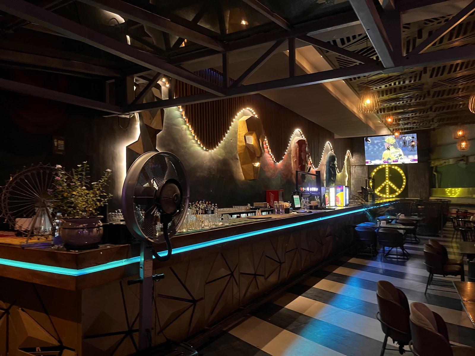 BOHO Rooftop Restaurant & Bar — Restaurant in Brookefield, Bangalore (on-site parking, in-house decoration, DJ permitted, bar service available) — photo 3