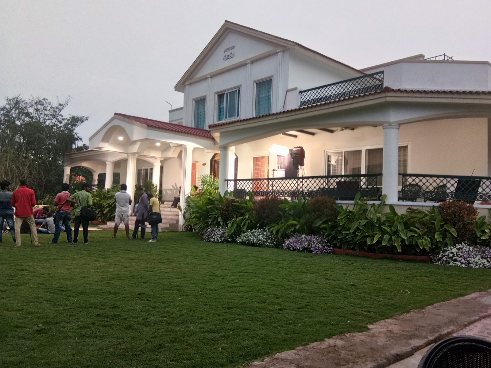 Silver Wood Farm — Banquet Hall in Gandipet, Hyderabad (on-site parking, in-house decoration, DJ permitted, bar service available)