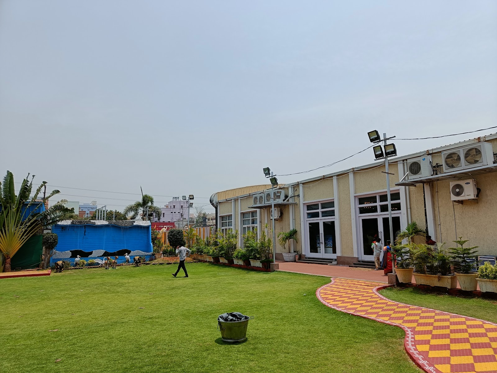 Nimantran Palace — Banquet Hall in Nagole, Hyderabad (on-site parking, in-house decoration, DJ permitted, bar service available) — photo 4