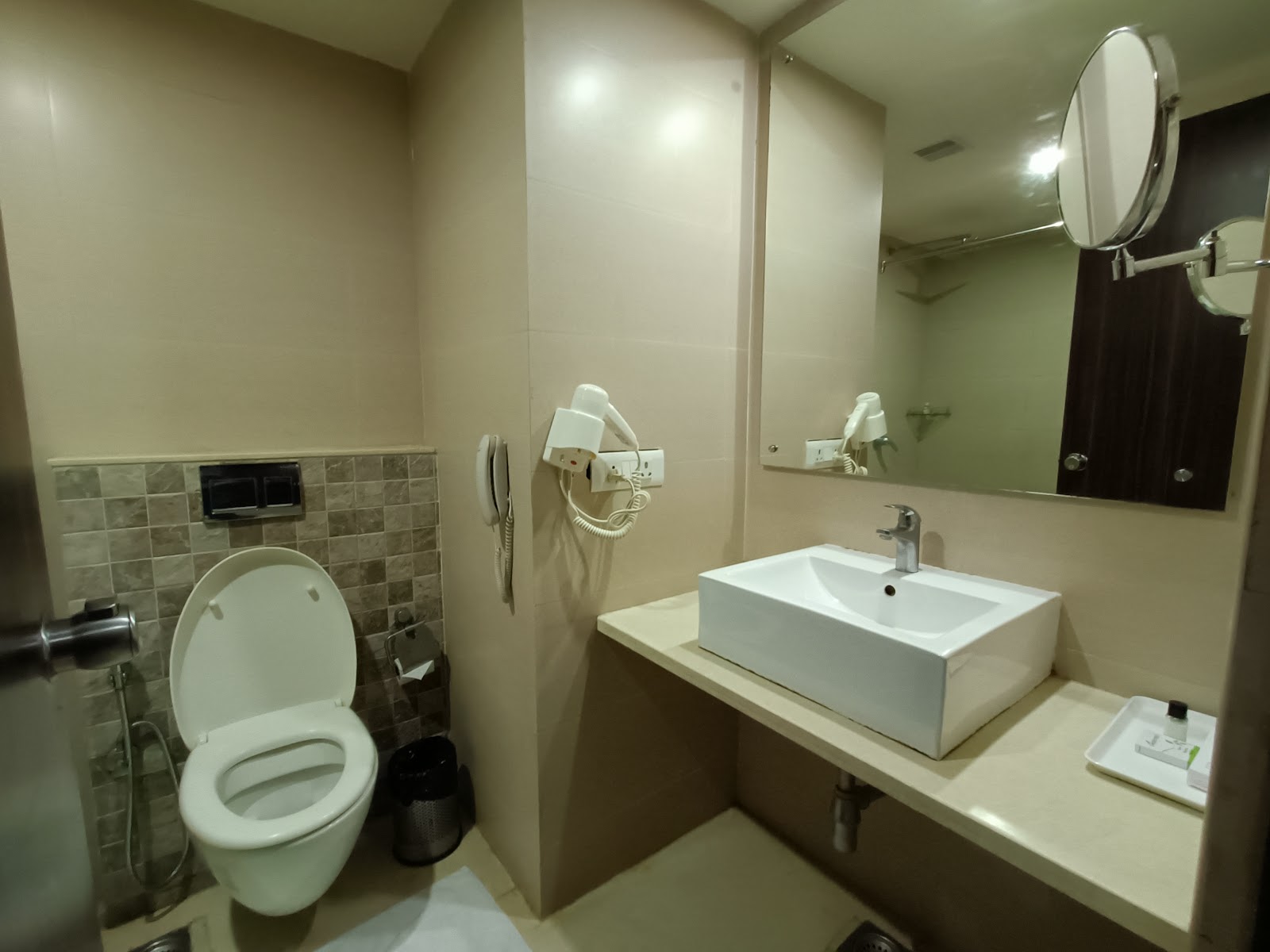 Hotel Abode — Banquet Hall in Lakdikapul, Hyderabad (on-site parking, in-house decoration, outside catering allowed, DJ permitted) — photo 4
