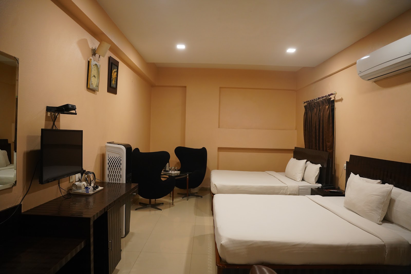 Hotel Tourist Plaza — Banquet Hall in Kachiguda, Hyderabad (on-site parking, in-house decoration, outside catering allowed, bar service available) — photo 2