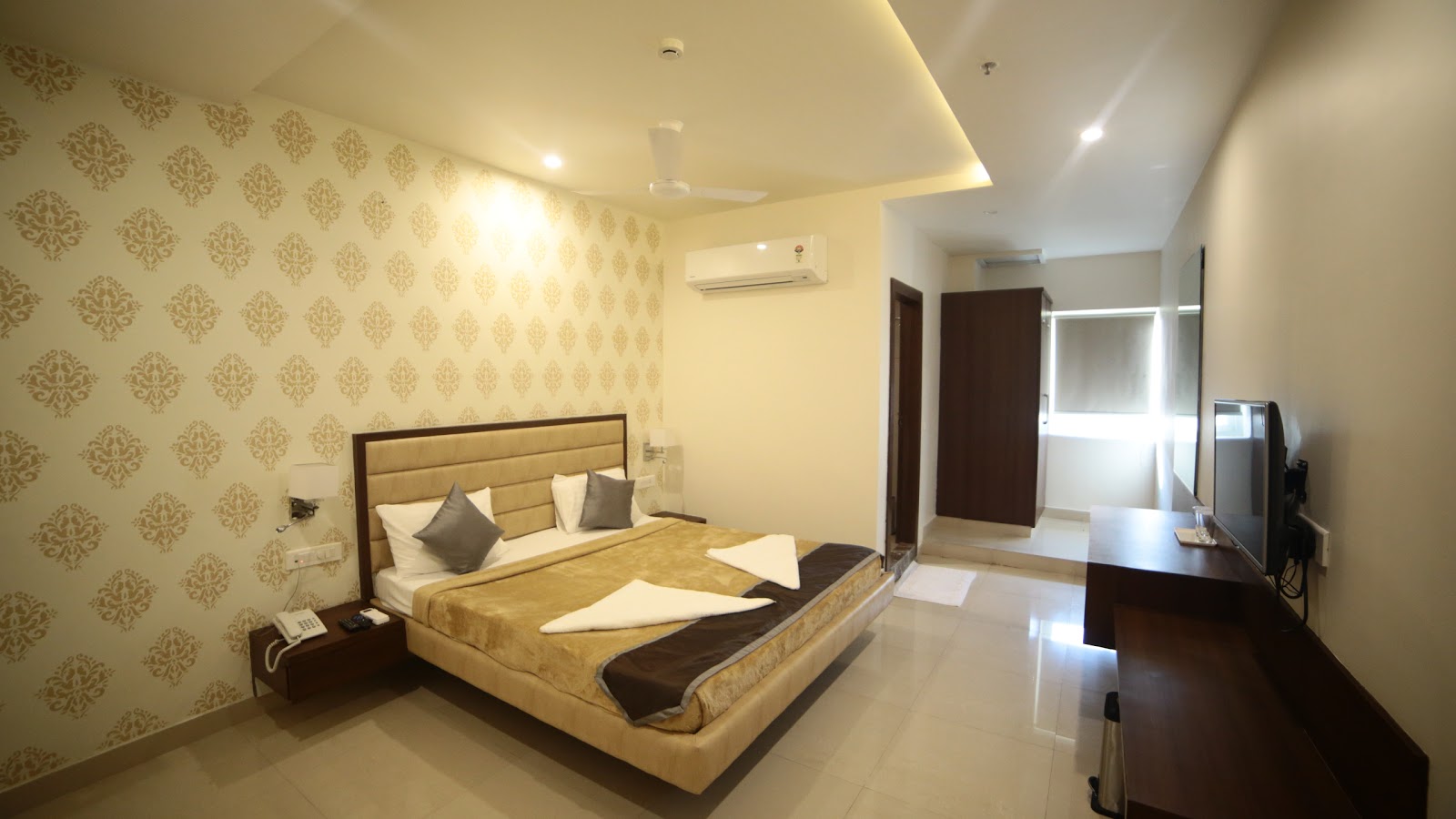 Hotel SPG Grand Banquets — Banquet Hall in Saroor Nagar, Hyderabad (on-site parking, in-house decoration, outside catering allowed, bar service available) — photo 2