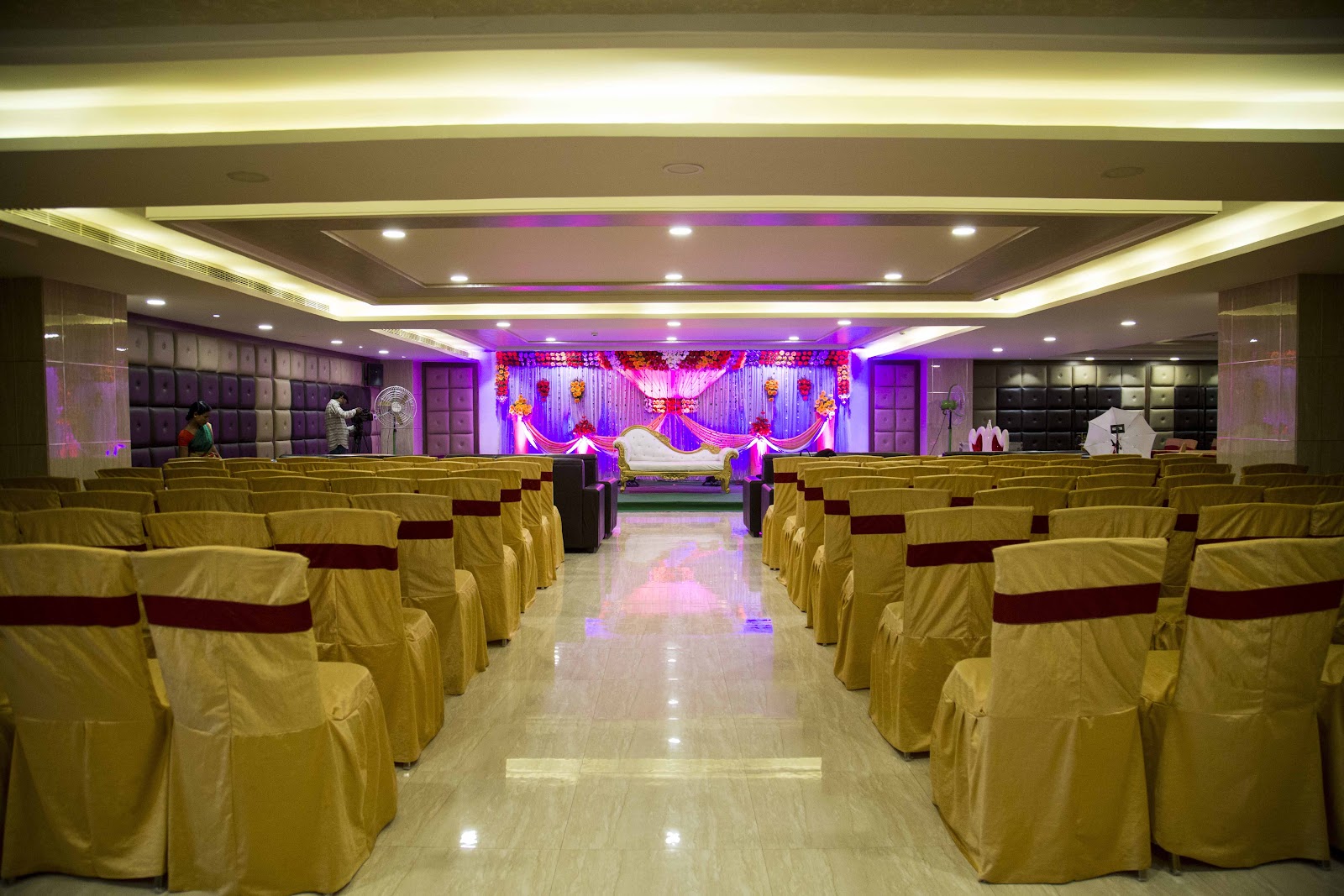 M Grand Banquet Hall — Banquet Hall in Vanasthalipuram, Hyderabad (on-site parking, in-house decoration, bar service available, 800–2000 guest capacity) — photo 3