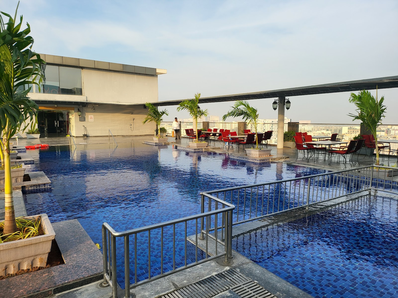 Le Meridien — Banquet Hall in Gachibowli, Hyderabad (on-site parking, in-house decoration, outside catering allowed, DJ permitted) — photo 3