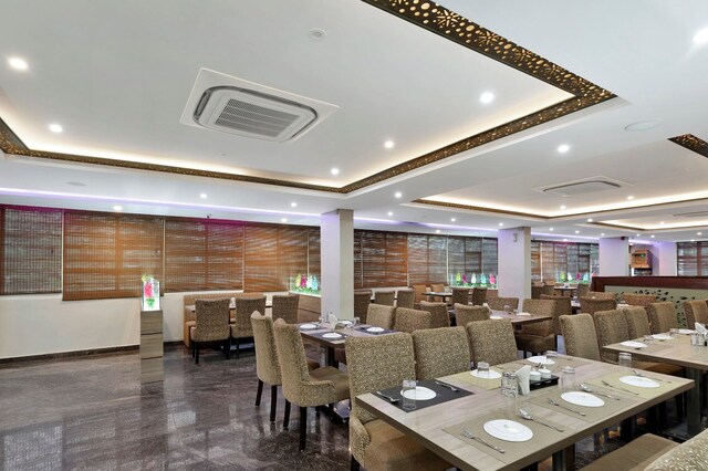 Gravity Hotel — Banquet Hall in KPHB Colony, Hyderabad (on-site parking, in-house decoration, outside catering allowed, bar service available) — photo 4