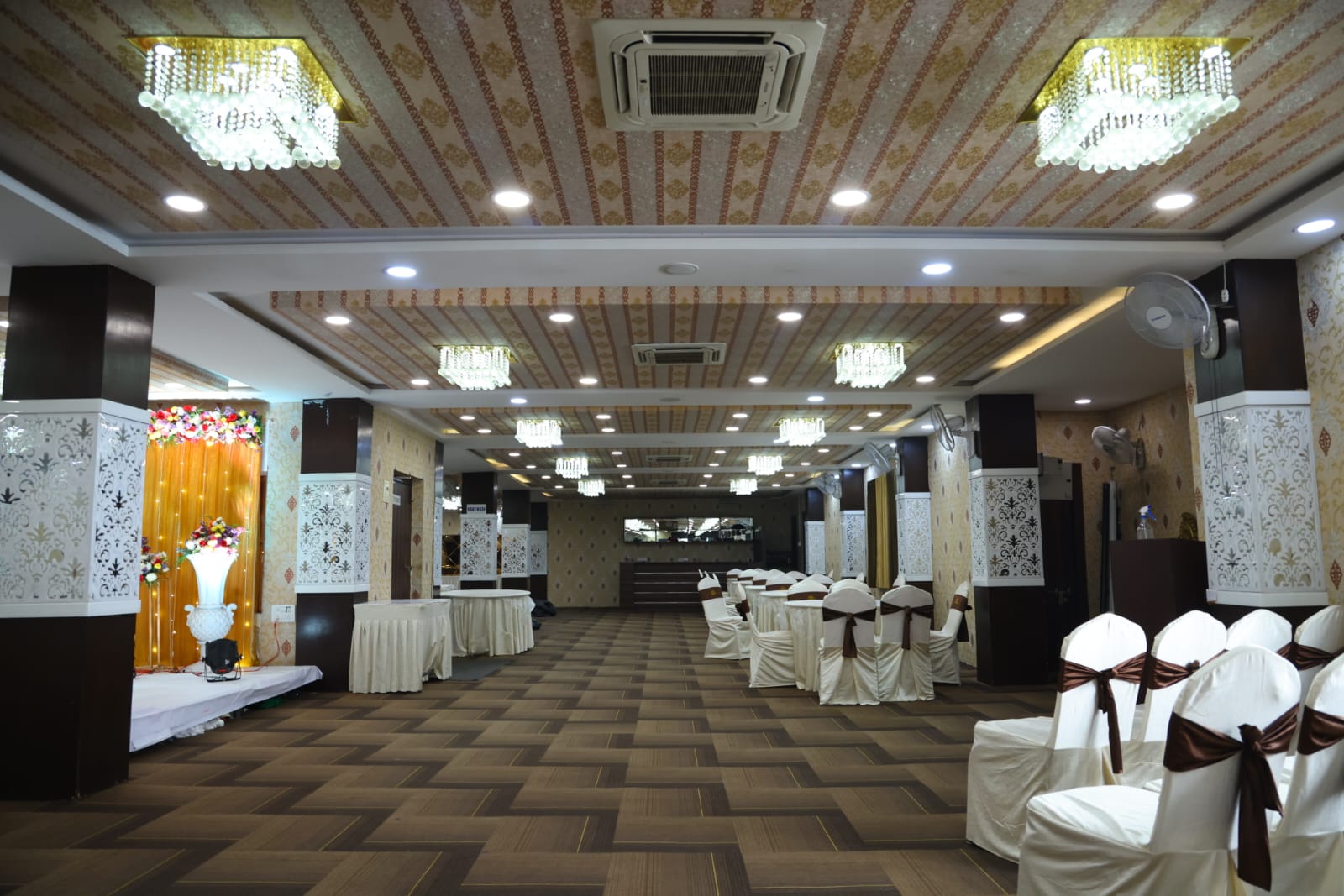 La Royale Banquet Hall — Banquet Hall in Kukatpally, Hyderabad (on-site parking, in-house decoration, outside catering allowed, bar service available) — photo 2