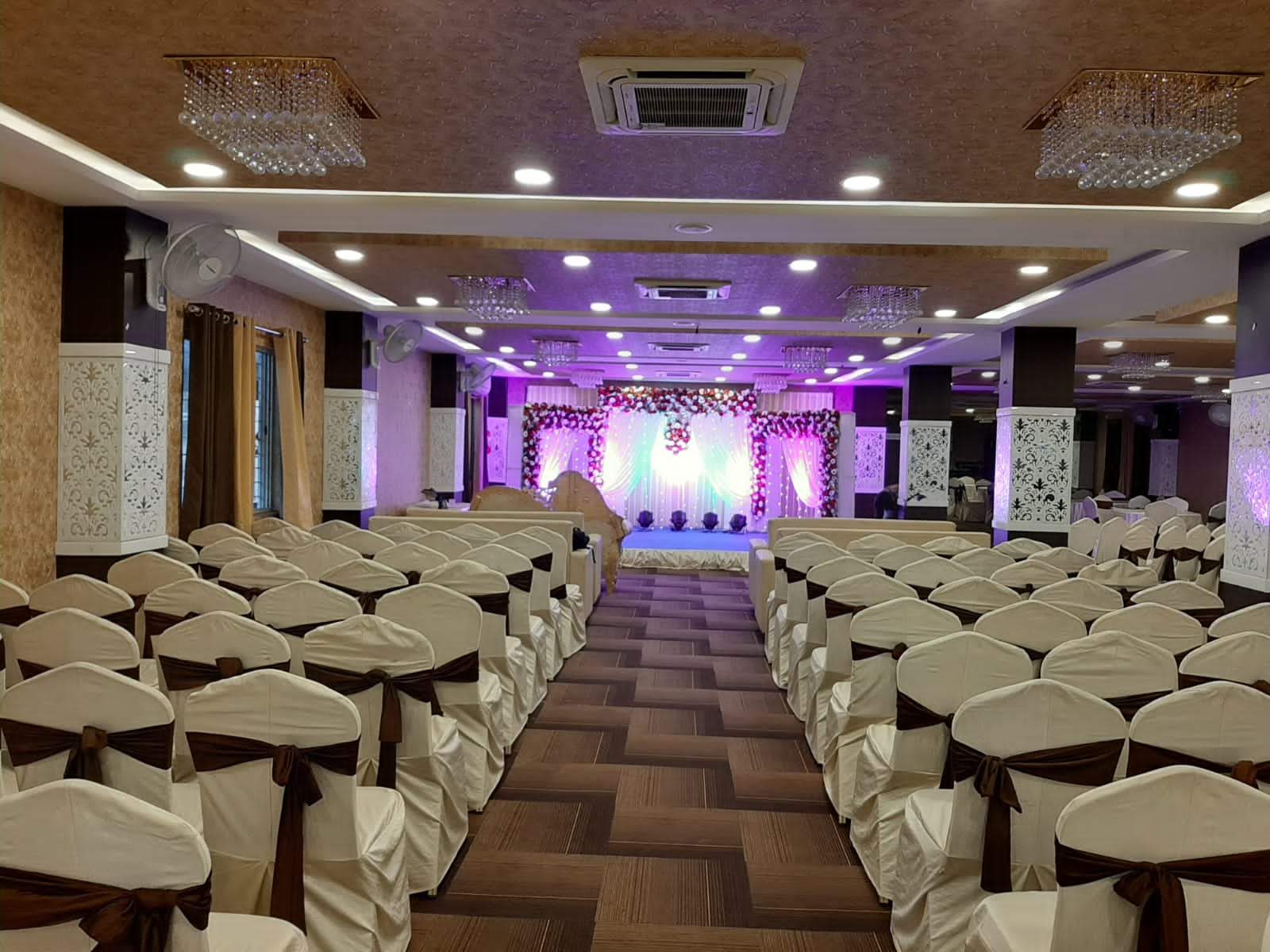 La Royale Banquet Hall — Banquet Hall in Kukatpally, Hyderabad (on-site parking, in-house decoration, outside catering allowed, bar service available) — photo 3