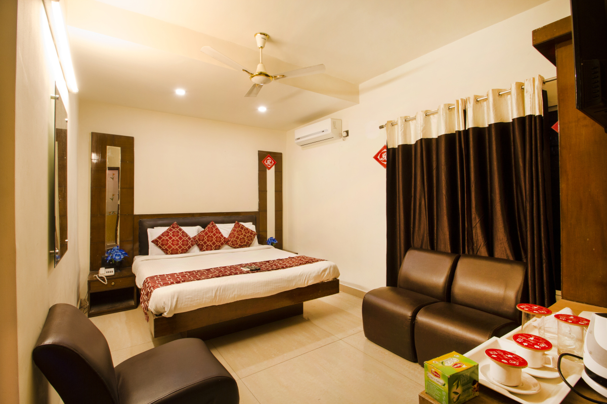 Hotel Rainbow International · Lakdi Ka Pul — Banquet Hall in Lakdi Ka Pul, Hyderabad (on-site parking, in-house decoration, outside catering allowed, bar service available) — photo 2