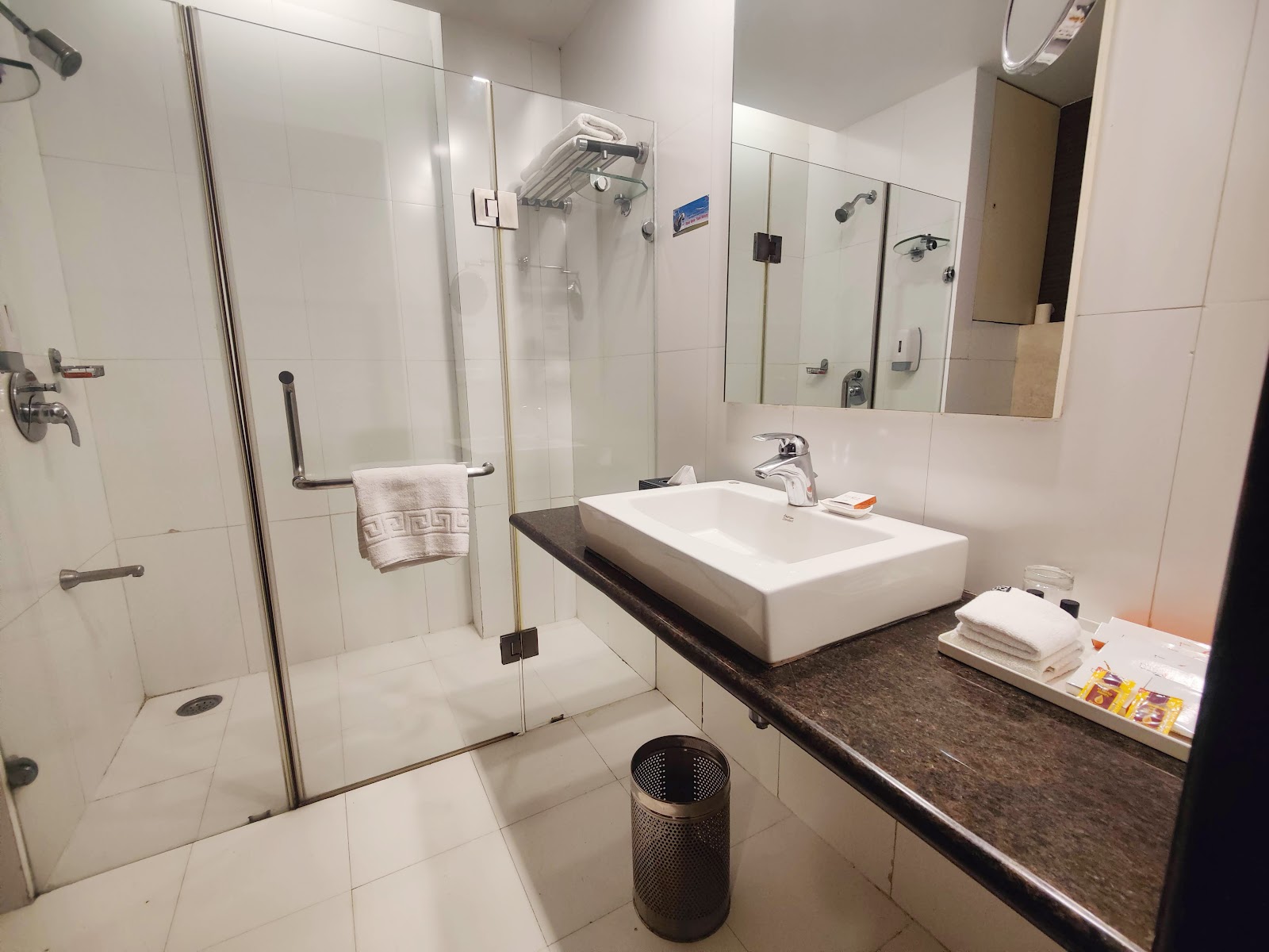 Hotel Inner Circle — Banquet Hall in Somajiguda, Hyderabad (on-site parking, in-house decoration, outside catering allowed, bar service available) — photo 3