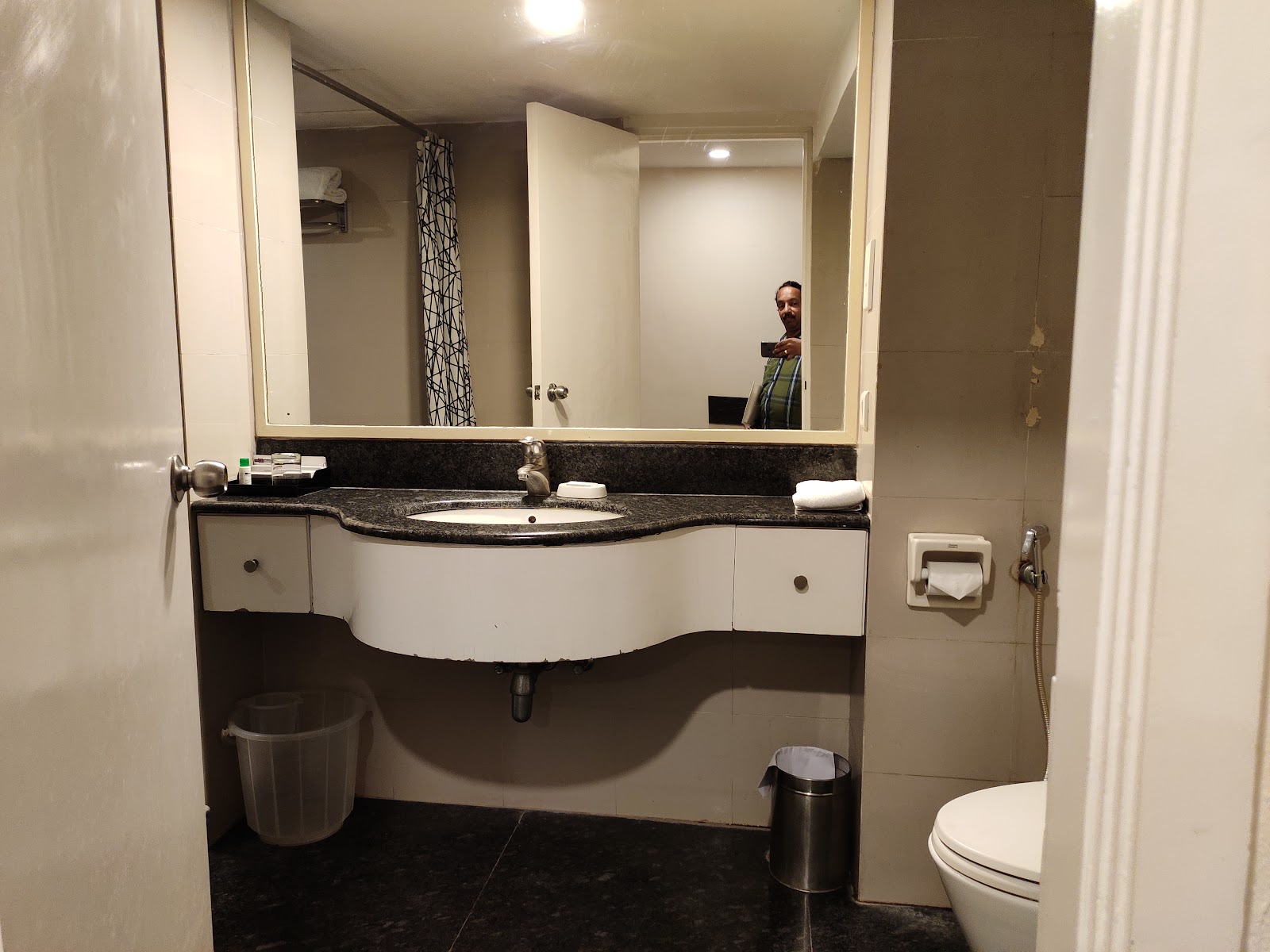Hotel Minerva Grand · Secunderabad — Banquet Hall in Secunderabad, Hyderabad (on-site parking, in-house decoration, outside catering allowed, bar service available) — photo 3