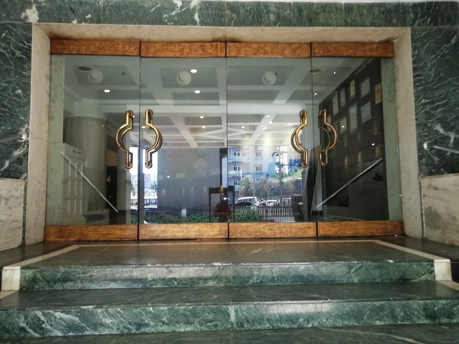 The Central Court Hotel — Banquet Hall in Lakdi Ka Pul, Hyderabad (on-site parking, in-house decoration, outside catering allowed, bar service available) — photo 3