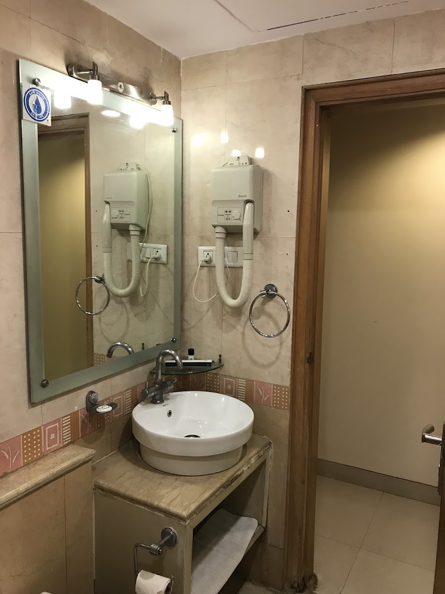 The Grand Solitaire Hotel — Banquet Hall in Secunderabad, Hyderabad (on-site parking, in-house decoration, outside catering allowed, bar service available) — photo 3