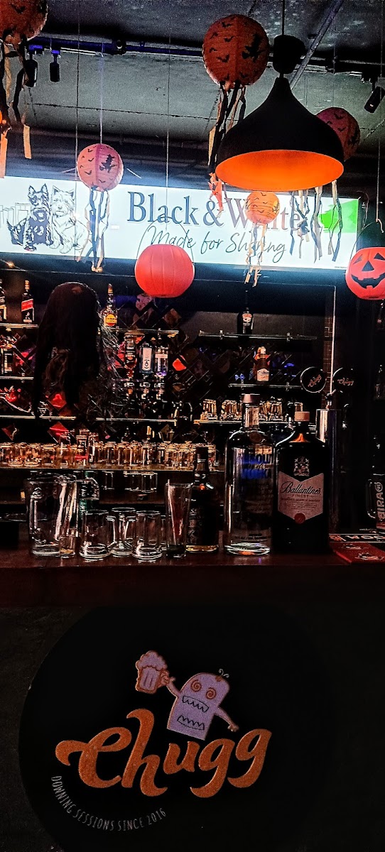 Chugg Gastro Bar — Pub/Bar in Church Street, Bangalore (on-site parking, in-house decoration, DJ permitted, bar service available) — photo 4