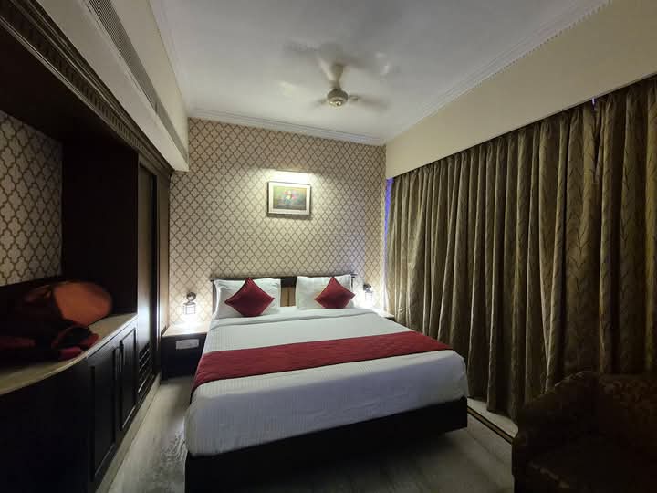 Hotel Raj Palace — Banquet Hall in T Nagar, Chennai (on-site parking, in-house decoration, outside catering allowed, bar service available) — photo 2