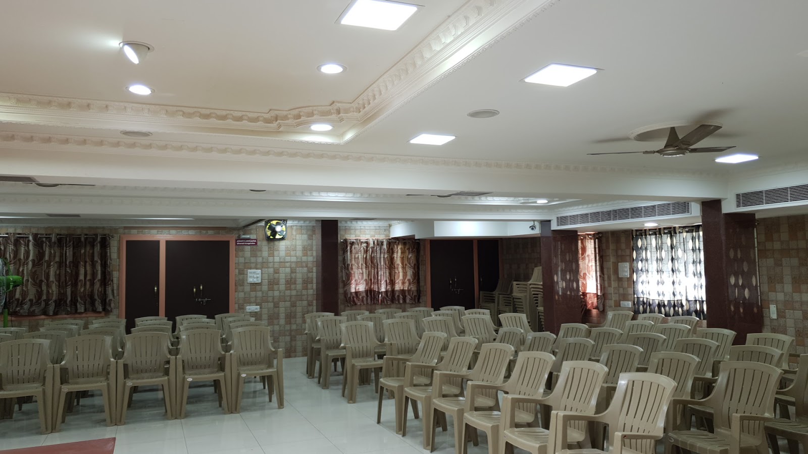 Rasikha Priya Hall — Banquet Hall in Virugambakkam, Chennai (on-site parking, in-house decoration, bar service available, 150–180 guest capacity) — photo 4