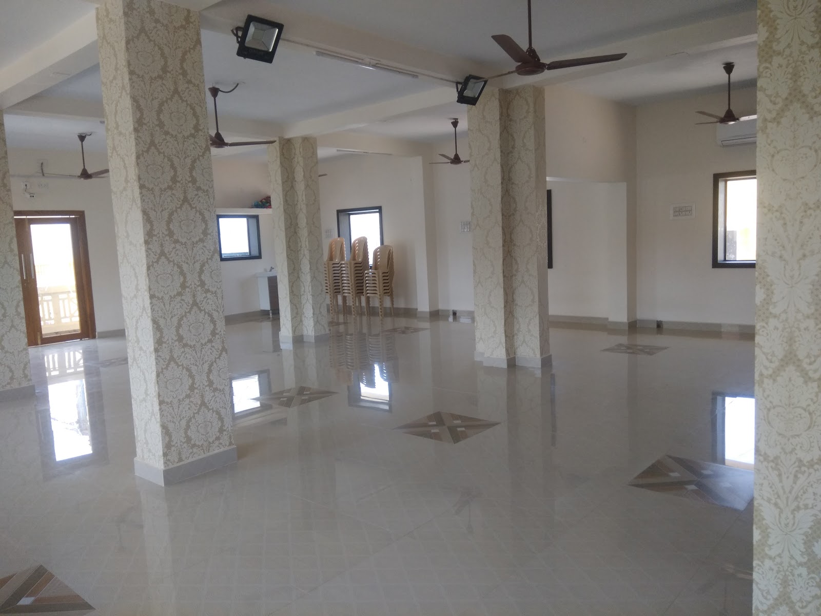 Sri Anantham Mini Hall — Banquet Hall in Urapakkam, Chennai (on-site parking, in-house decoration, bar service available, 100–200 guest capacity) — photo 3