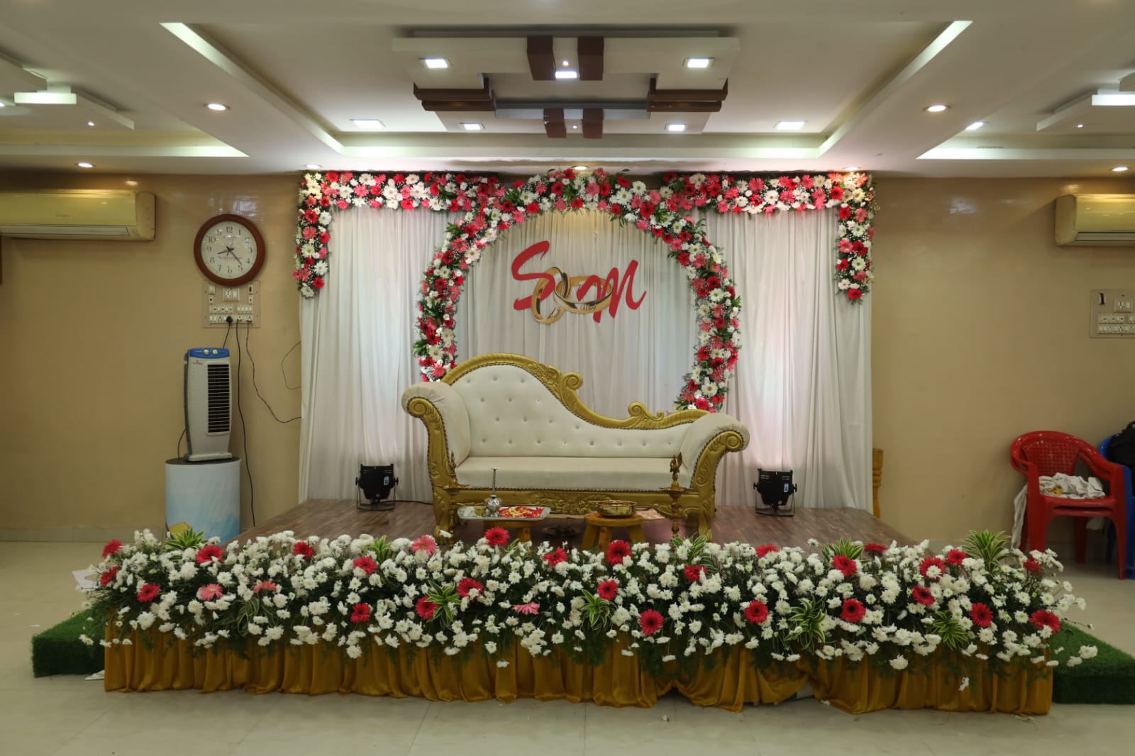 Yogeshwer Mini Hall — Banquet Hall in Kolathur, Chennai (on-site parking, in-house decoration, bar service available, 100–150 guest capacity)