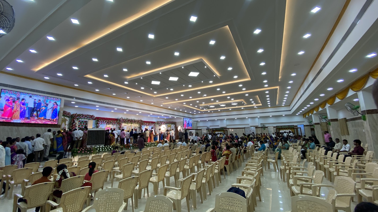 MGM Grand A/C Hall — Banquet Hall in Kovur, Chennai (on-site parking, in-house decoration, DJ permitted, bar service available) — photo 2