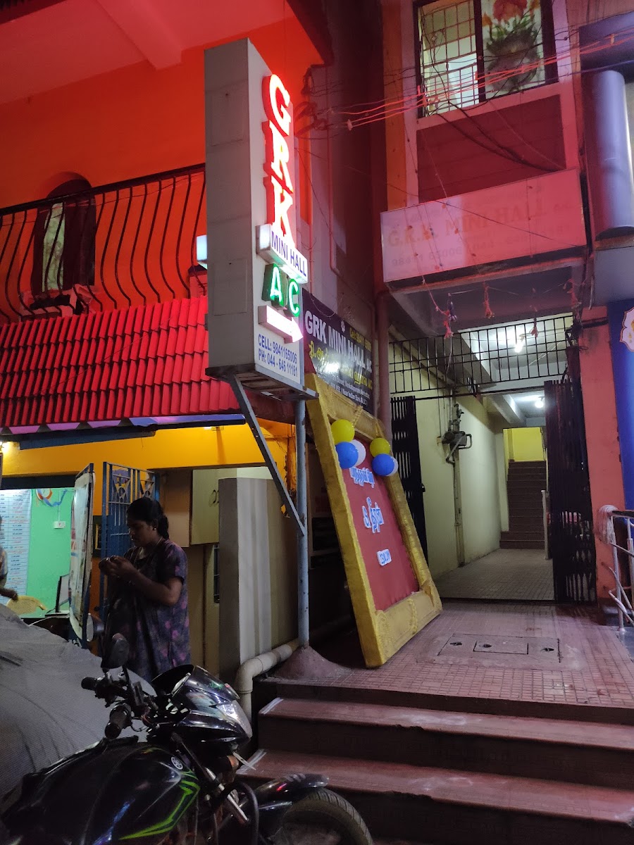 GRK Mini Hall — Banquet Hall in Chennai (on-site parking, in-house decoration, bar service available, 150–250 guest capacity)