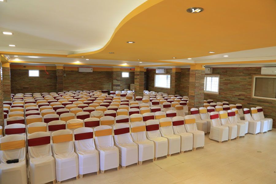Devamirthas Banquet Hall — Banquet Hall in Sholinganallur, Chennai (on-site parking, in-house decoration, bar service available, 350–500 guest capacity) — photo 2