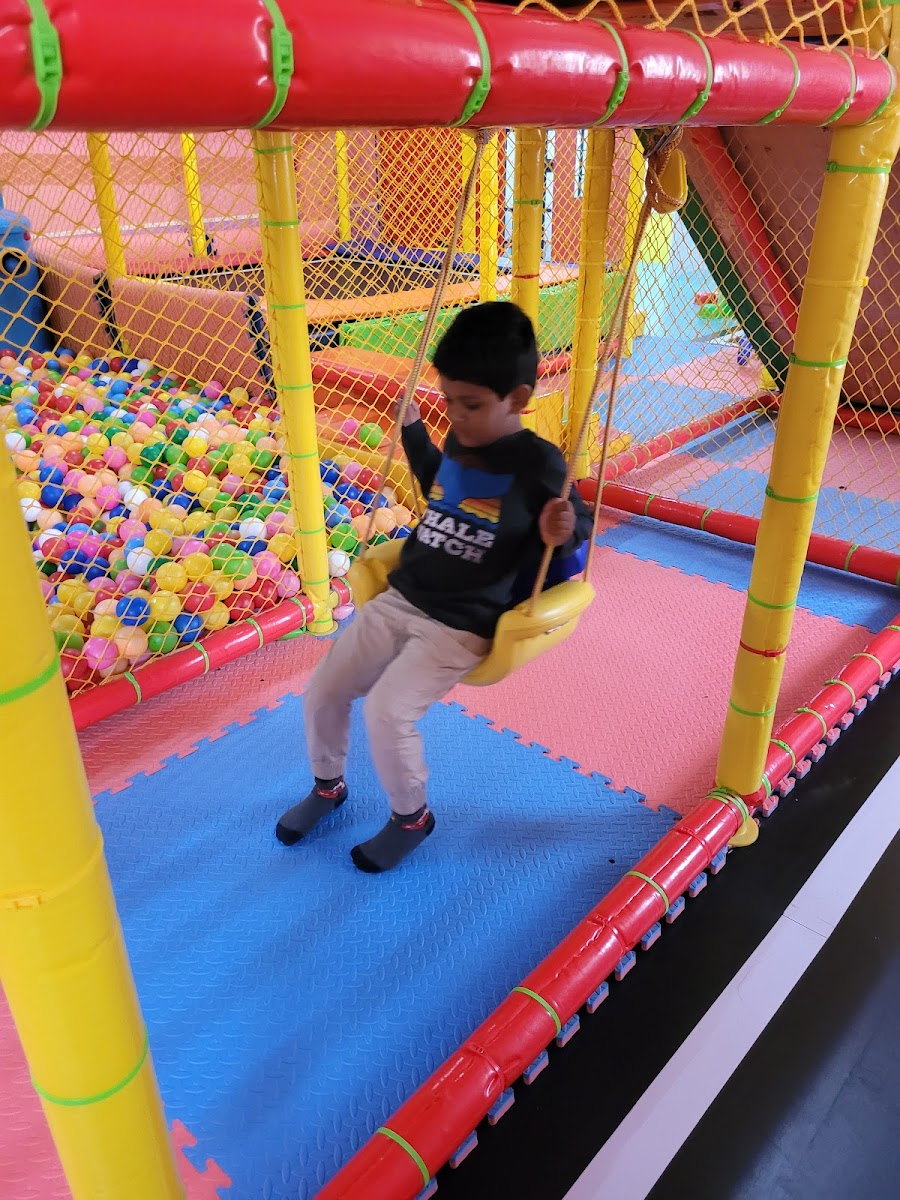 Sillycon Valley Hangout — Banquet Hall in KR Puram, Bangalore (on-site parking, in-house decoration, bar service available, 3.9★ rated) — photo 2