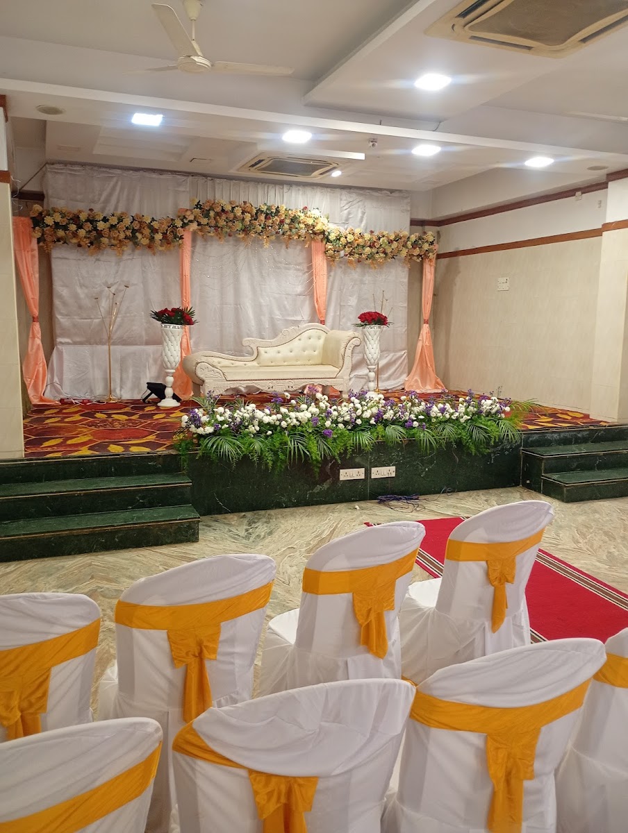MJ Vani Mahal — Banquet Hall in Chennai (on-site parking, in-house decoration, bar service available, 200–300 guest capacity)