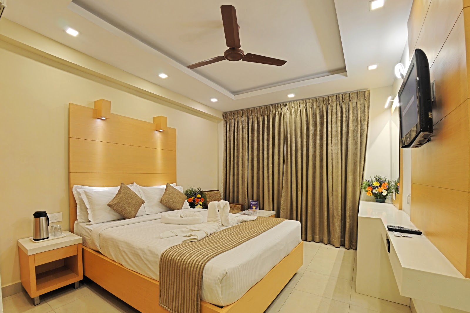 Hotel Chandra Park — Banquet Hall in Egmore, Chennai (on-site parking, in-house decoration, outside catering allowed, bar service available) — photo 2