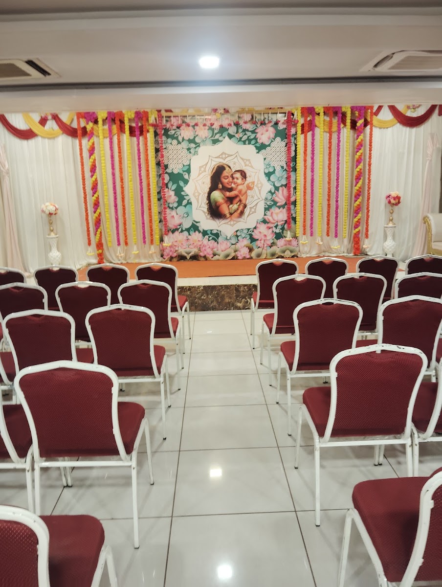 Shri Valli A/C Hall — Banquet Hall in Chennai (on-site parking, in-house decoration, bar service available, 150–250 guest capacity)