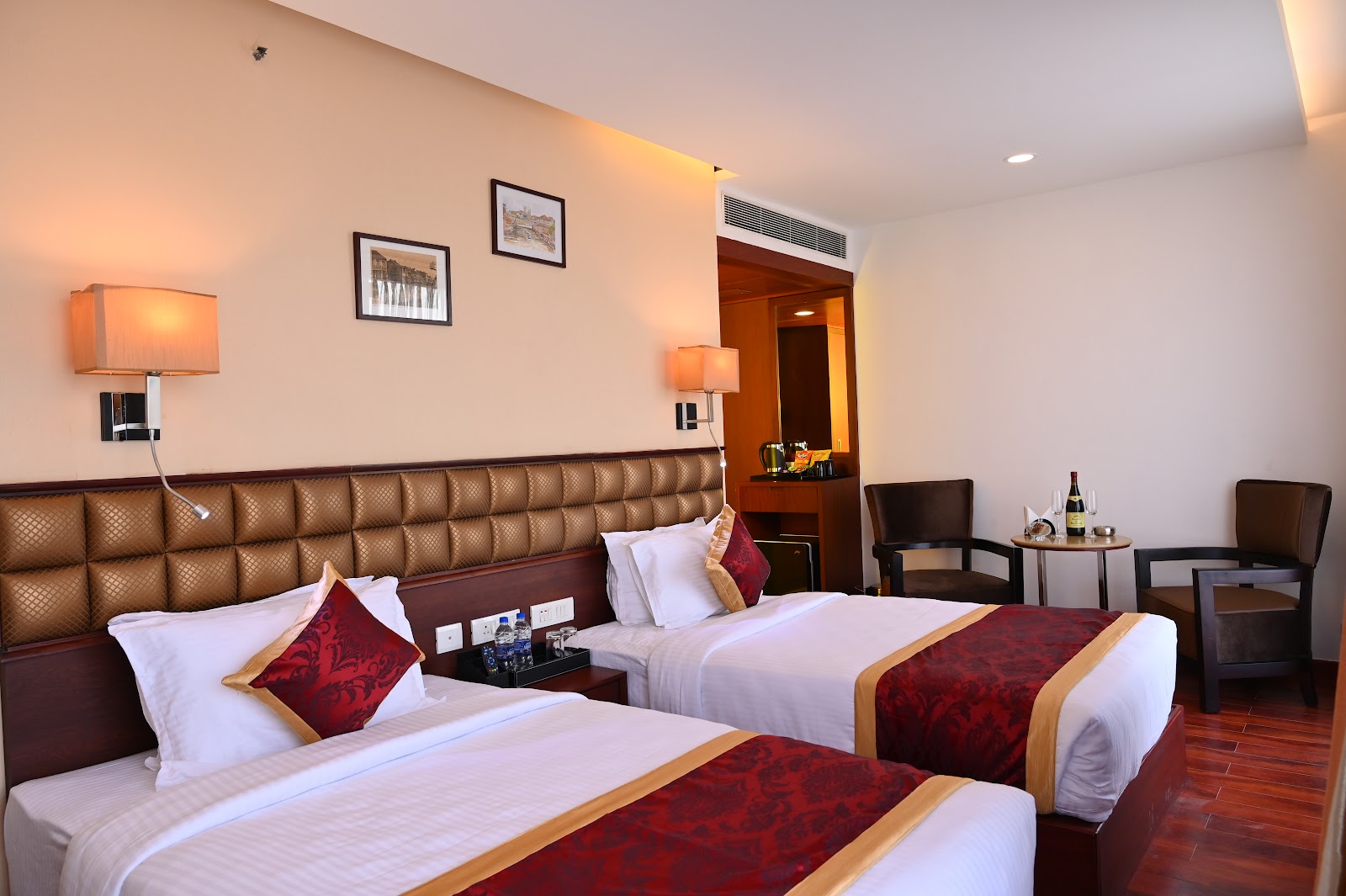 Raaj Bhaavan Clarks Inn — Banquet Hall in Thoraipakkam, Chennai (on-site parking, in-house decoration, outside catering allowed, bar service available) — photo 2