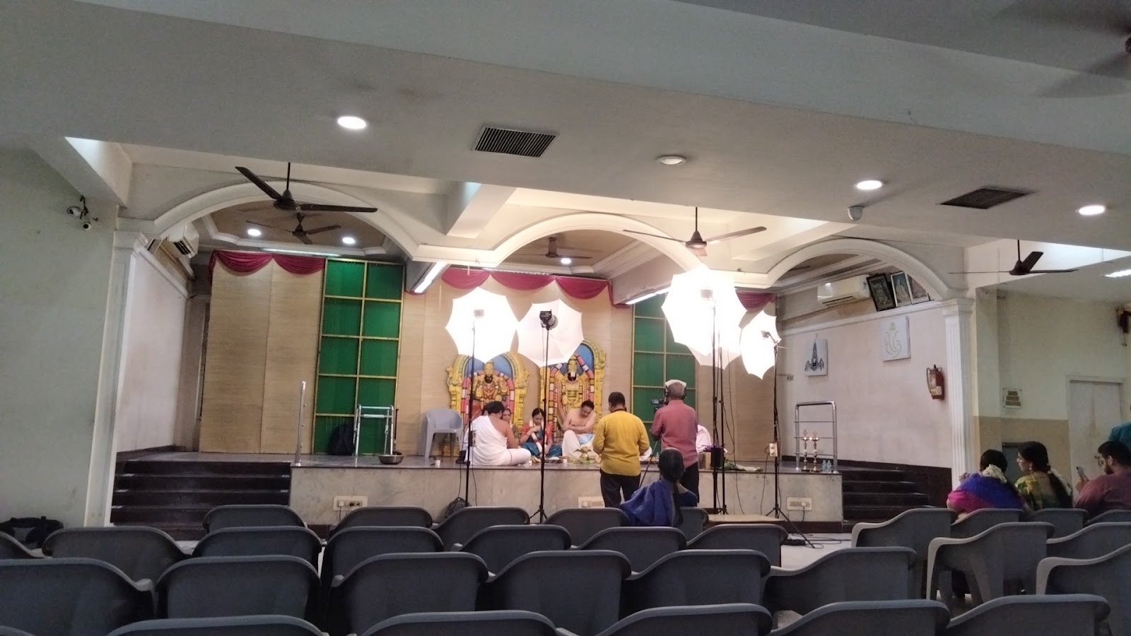 Srimathi Narayani Ammal Kalyana Mandapam — Banquet Hall in Mandaveli, Chennai (on-site parking, in-house decoration, DJ permitted, bar service available) — photo 4