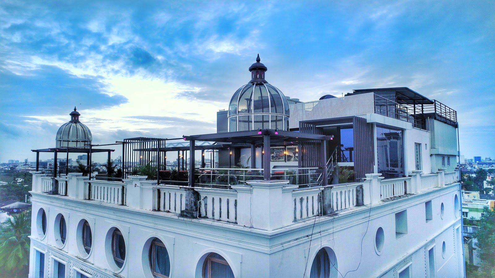 Quality Inn Sabari Grand — Banquet Hall in Chennai (on-site parking, in-house decoration, outside catering allowed, bar service available)