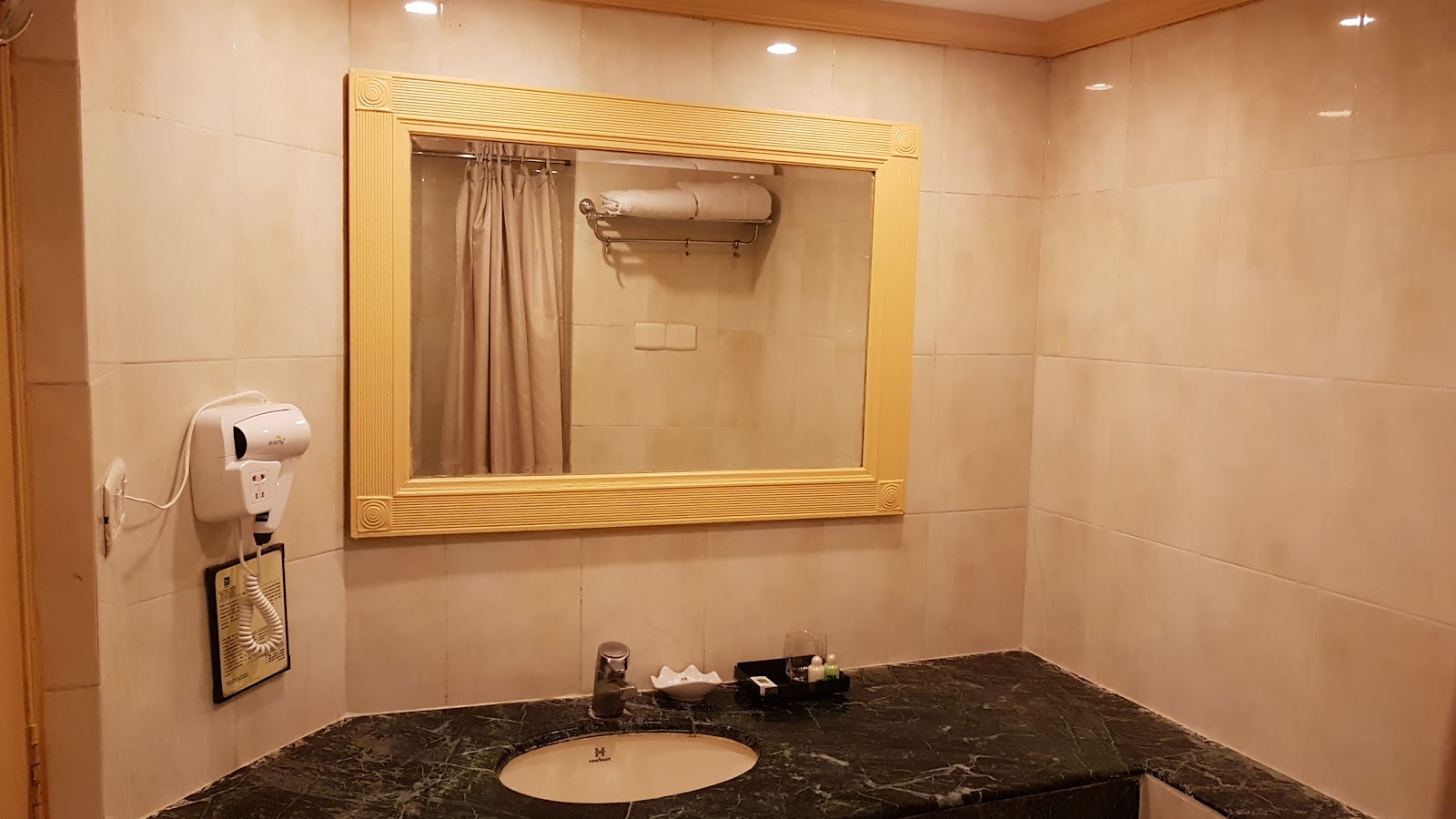Quality Inn Sabari Grand — Banquet Hall in T Nagar, Chennai (on-site parking, in-house decoration, outside catering allowed, bar service available) — photo 4
