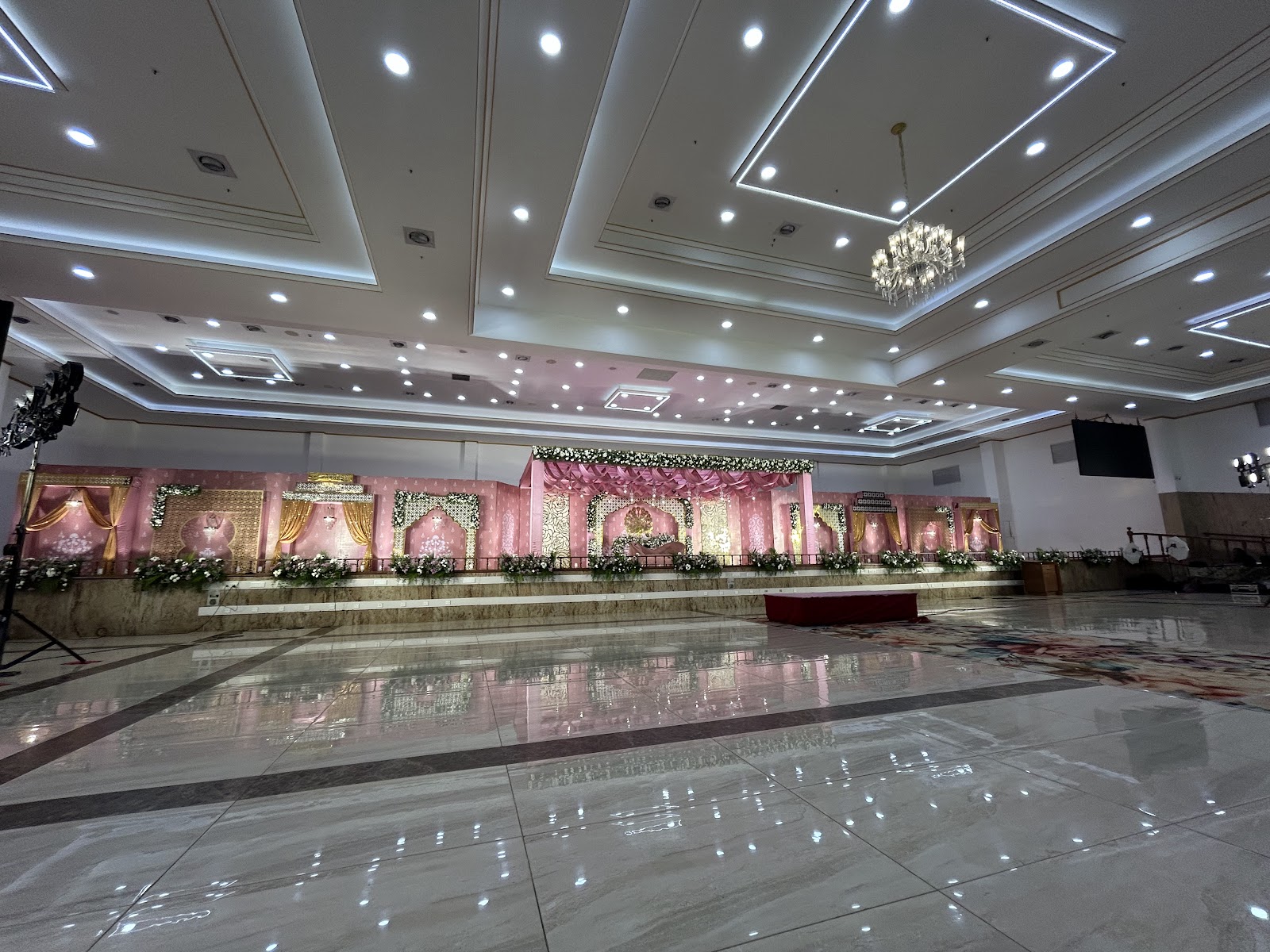 The Ramachandra Convention Center — Banquet Hall in Chennai (on-site parking, in-house decoration, DJ permitted, bar service available)
