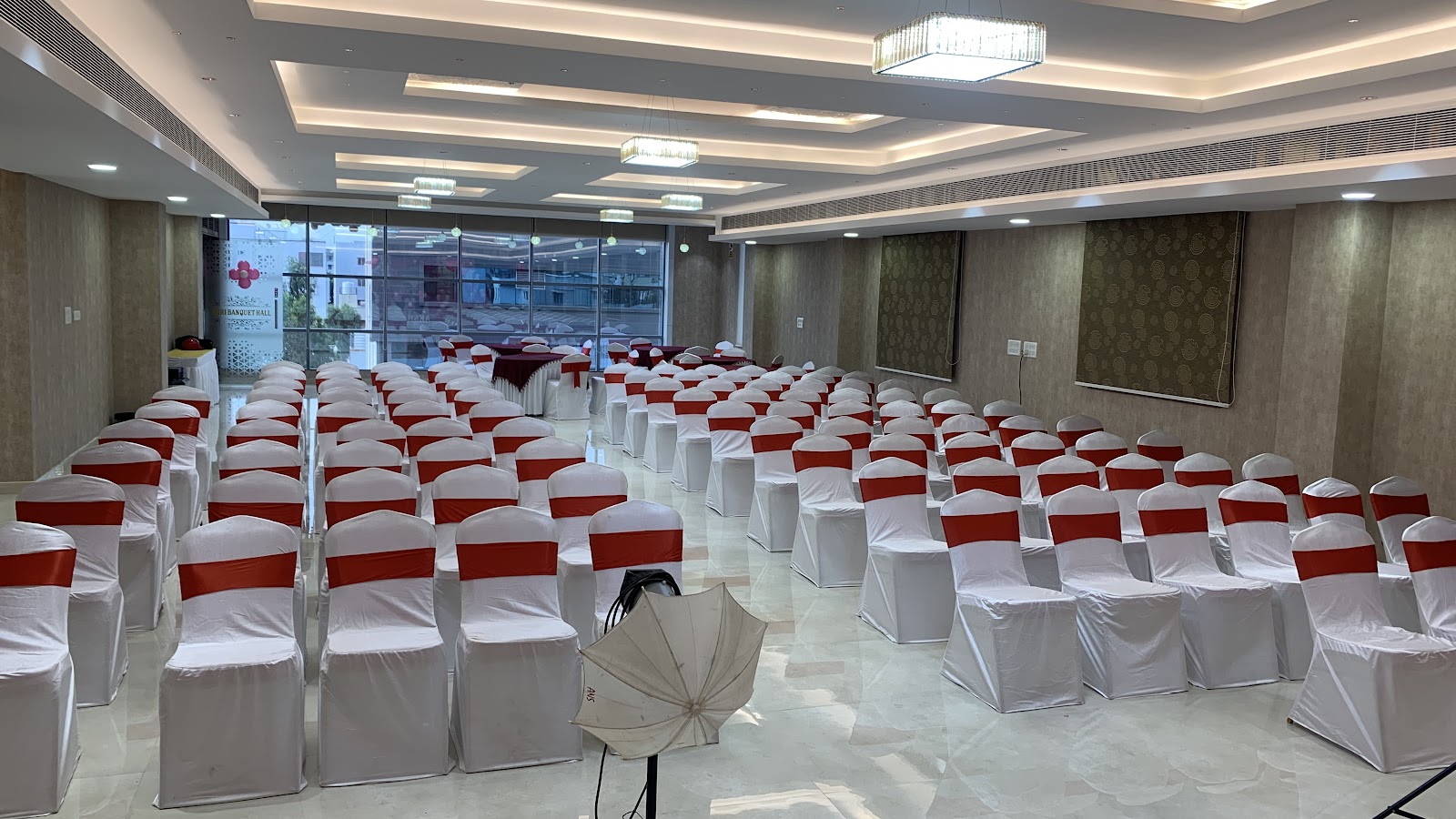 Isiri Banquet Hall — Banquet Hall in Bangalore (on-site parking, in-house decoration, bar service available, 150–250 guest capacity)