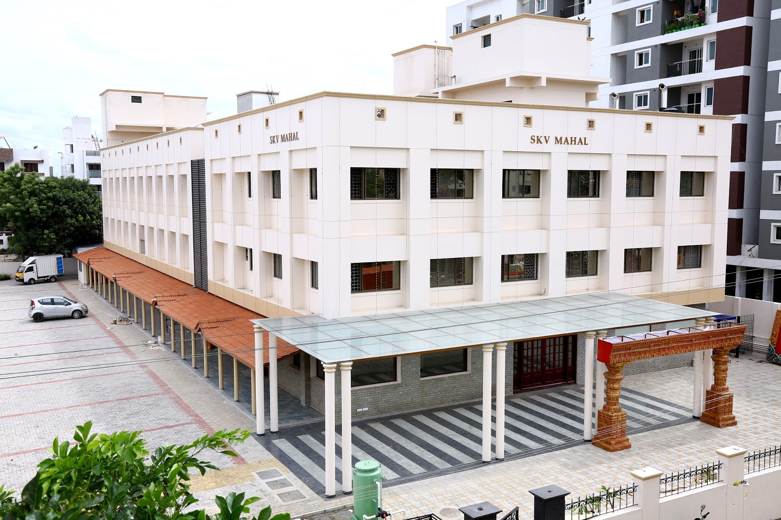 SKV Mahal — Banquet Hall in Chennai (on-site parking, in-house decoration, bar service available, 700–1050 guest capacity)