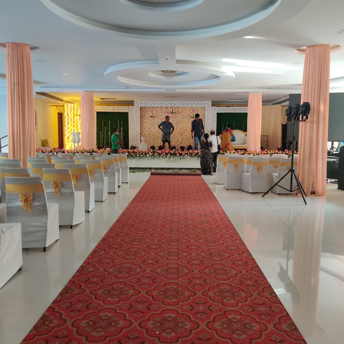 SKV Mahal — Banquet Hall in Mogappair, Chennai (on-site parking, in-house decoration, bar service available, 700–1050 guest capacity) — photo 2
