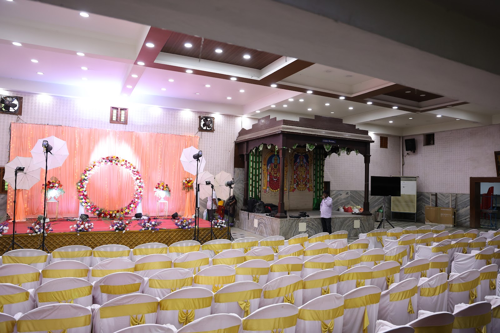 Jayashri Kalyana Mandapam — Banquet Hall in Chennai (on-site parking, in-house decoration, DJ permitted, bar service available)