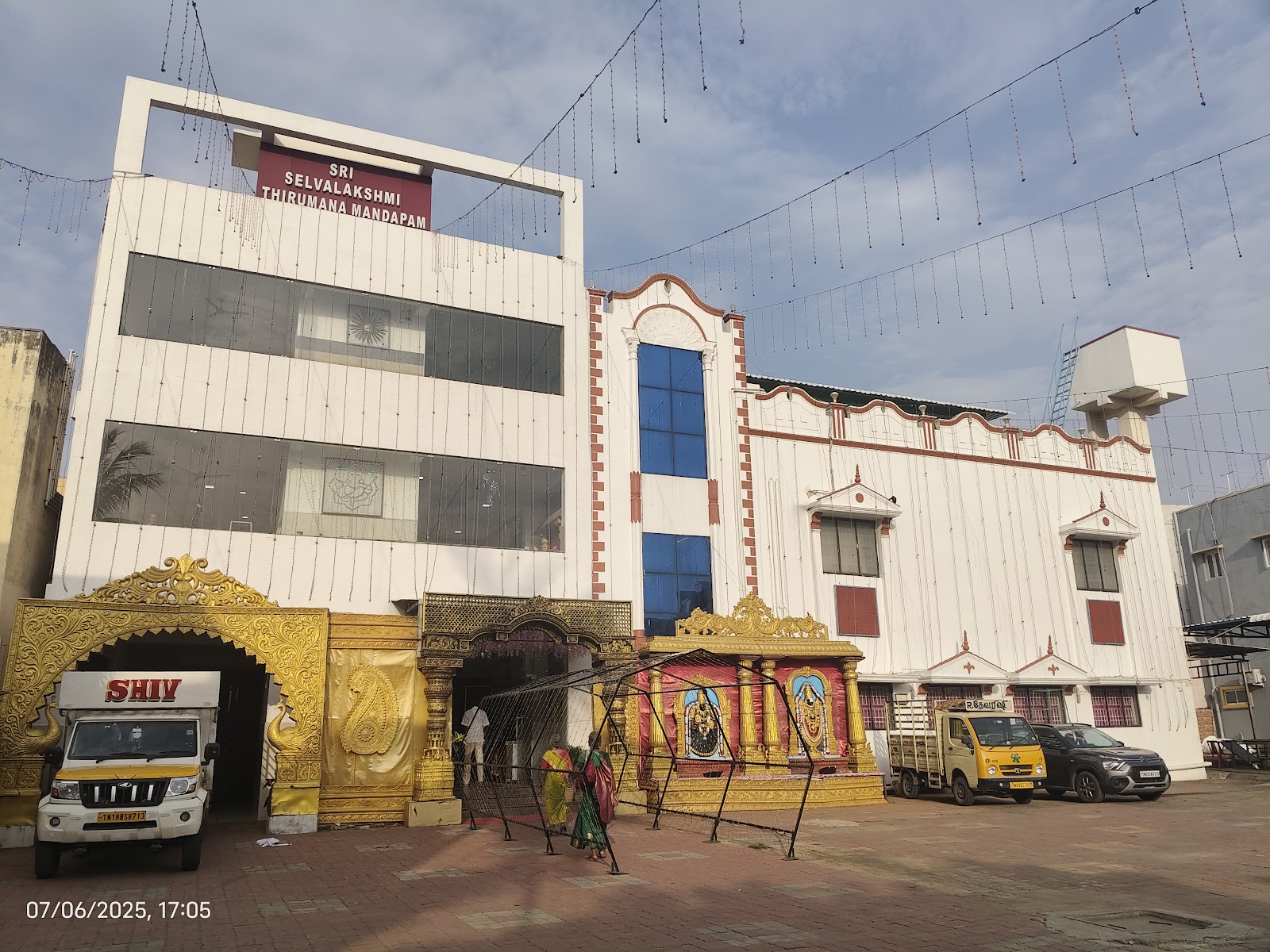 Sri Selva Lakshmi Thirumana Mandapam — Banquet Hall in Kolathur, Chennai (on-site parking, in-house decoration, DJ permitted, bar service available) — photo 2