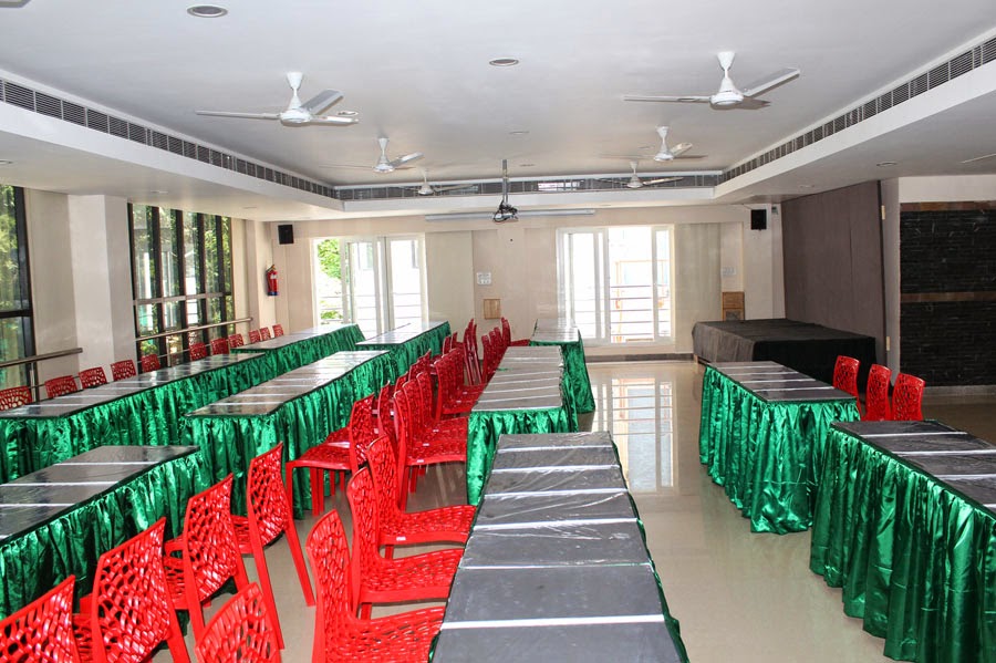 Utsava Halls — Banquet Hall in Alwarpet, Chennai (on-site parking, in-house decoration, bar service available, 250–400 guest capacity) — photo 4